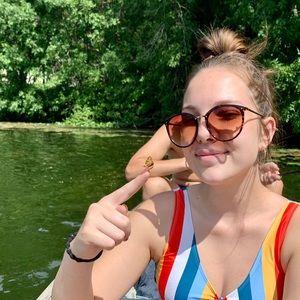 Meet your Posher, Shelby